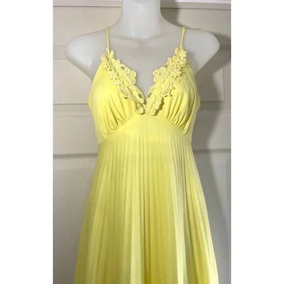 70s VTG Chiffon Babydoll Angel Cape Maxi Dress Accordion Pleated Yellow Gown 10 - Picture 4 of 14